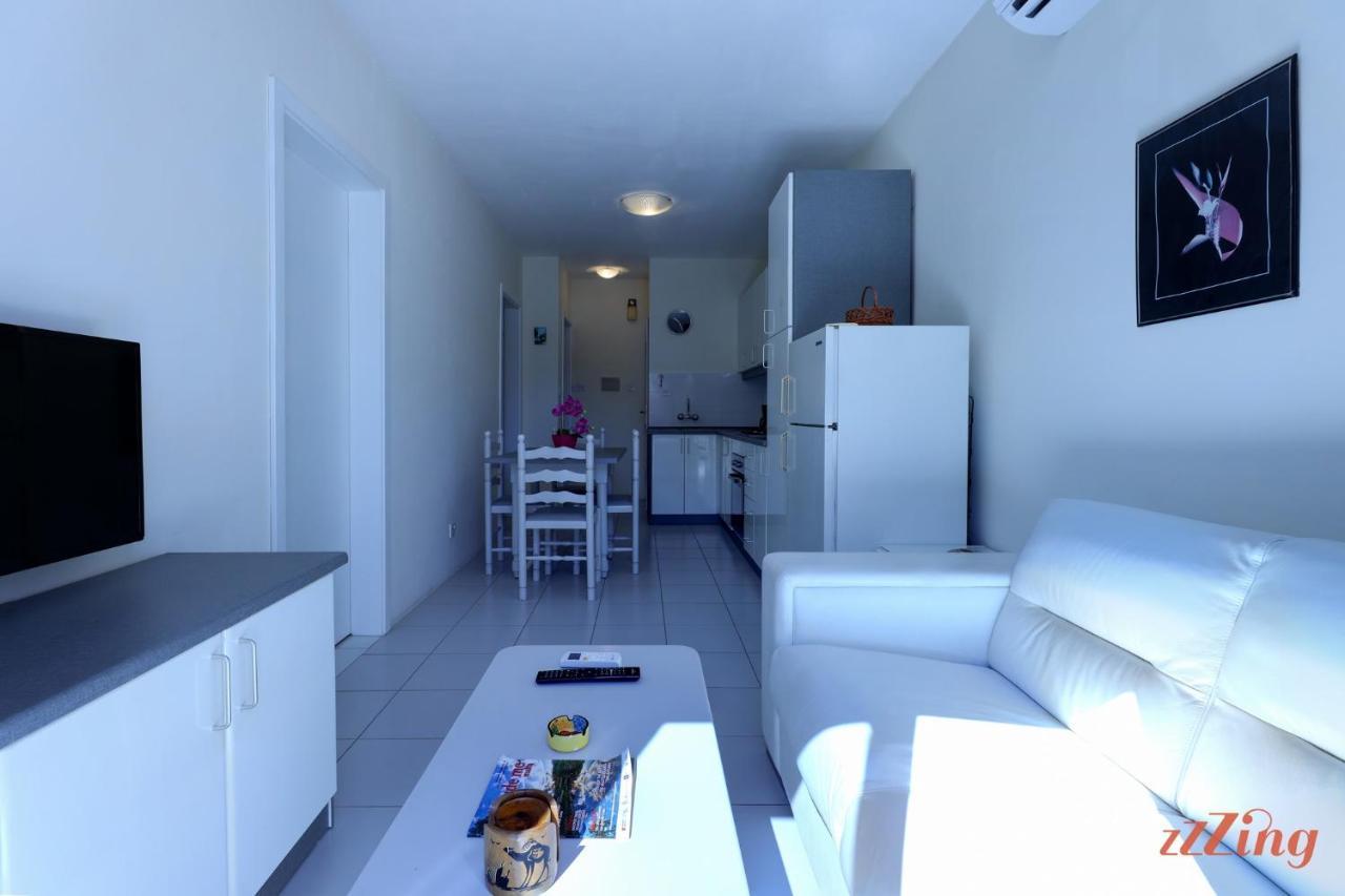 מליאהה Seaside Apt With Side Sea Views - New מראה חיצוני תמונה